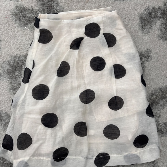 NEW with Tags Zara Black Polka Dot Pleated Lined Shorts Sz S - Picture 5 of 5